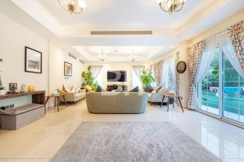 Villa in Jumeirah Village Triangle, Dubai 5 bedrooms, 656 sq.m. № 24267 - photo 19