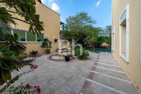 Villa in Jumeirah Village Triangle, Dubai 5 bedrooms, 656 sq.m. № 24267 - photo 6