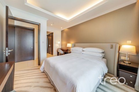 Apartment in Burj Khalifa, Dubai 3 bedrooms, 202.71 sq.m. № 138084 - photo 11