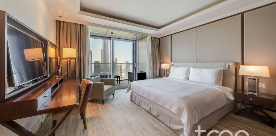 Apartment in Burj Khalifa, Dubai 3 bedrooms, 202.71 sq.m. № 138084