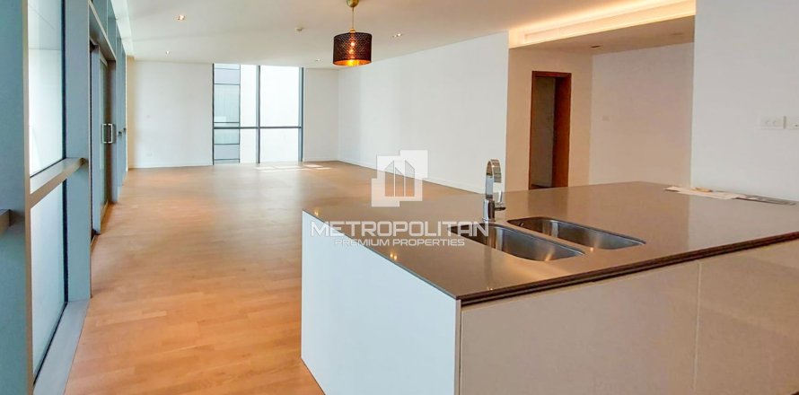 Apartment in City Walk, Dubai 3 bedrooms, 217 sq.m. № 15265
