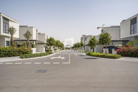 Villa in Murooj Al Furjan, Al Furjan, Dubai 4 bedrooms, 279 sq.m. № 15275 - photo 1