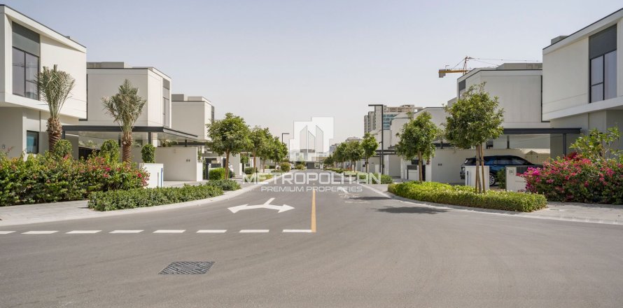 Villa in Murooj Al Furjan, Al Furjan, Dubai 4 bedrooms, 279 sq.m. № 15275