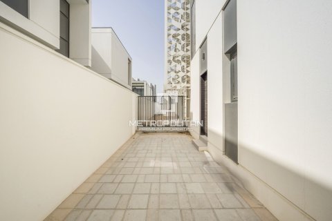 Villa in Murooj Al Furjan, Al Furjan, Dubai 4 bedrooms, 279 sq.m. № 15275 - photo 4