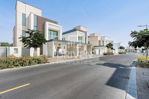 Villa à Arabian Ranches 3, Dubai, 3 chambres, 428 m², № 87622 - photo 2