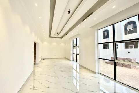 Villa in Al Barsha, Dubai 5 bedrooms, 1016.6 sq.m. № 52554 - photo 1