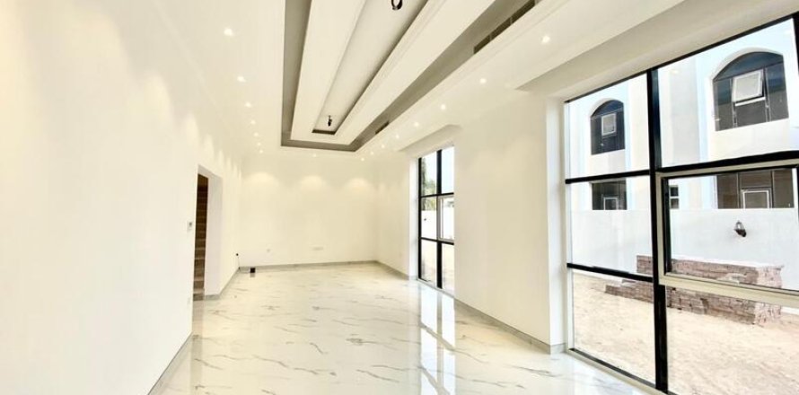 Villa in Al Barsha, Dubai 5 bedrooms, 1016.6 sq.m. № 52554