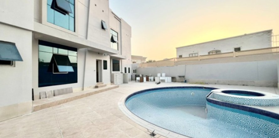 Villa in Al Barsha, Dubai 5 bedrooms, 1393.5 sq.m. № 52558