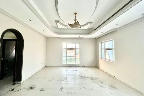 Villa in Al Barsha, Dubai 5 bedrooms, 1393.5 sq.m. № 52558 - photo 2