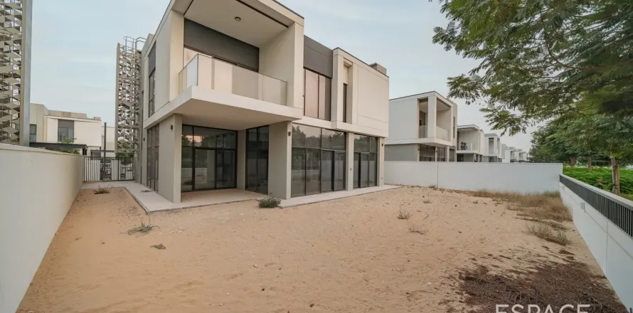 Villa en Al Furjan, Dubai, 5 dormitorios, 425 m², № 71041