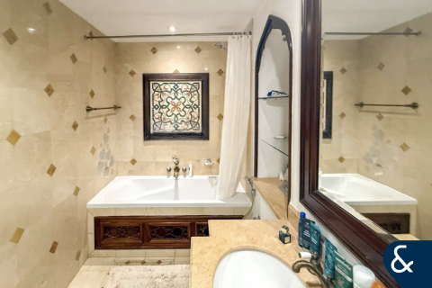 Apartamento en Old Town, Dubai, 1 dormitorio, 90 m², № 78830 - foto 10