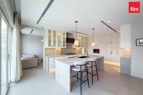 Villa en Dubai, 5 dormitorios, 593.2 m², № 86039 - foto 12