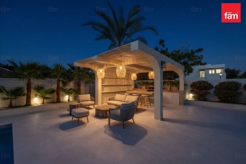 Villa en Dubai, 5 dormitorios, 593.2 m², № 86039 - foto 4