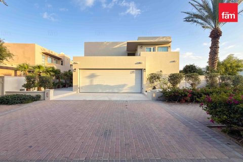 Villa en Dubai, 5 dormitorios, 593.2 m², № 86039 - foto 3