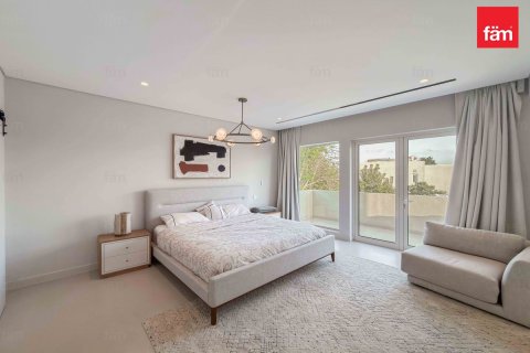 Villa en Dubai, 5 dormitorios, 593.2 m², № 86039 - foto 19
