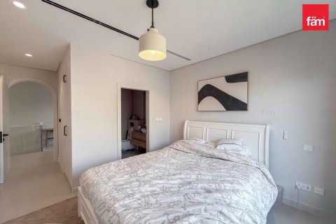 Villa en Dubai, 5 dormitorios, 593.2 m², № 86039 - foto 18