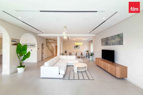 Villa en Dubai, 5 dormitorios, 593.2 m², № 86039 - foto 6