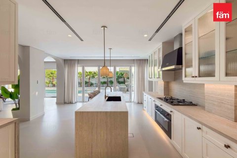 Villa en Dubai, 5 dormitorios, 593.2 m², № 86039 - foto 13