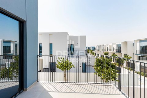 Townhouse in The Valley, Dubai 4 bedrooms, 260 sq.m. № 87411 - photo 16