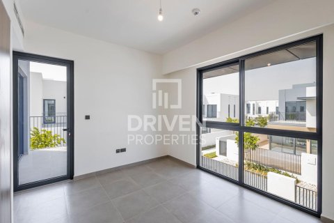 Townhouse in The Valley, Dubai 4 bedrooms, 260 sq.m. № 87411 - photo 7