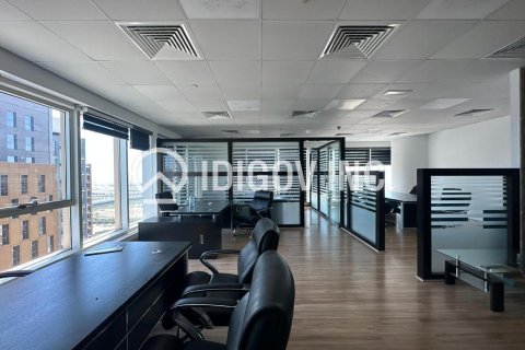 Снять в аренду офис в Churchill Towers, Бизнес-Бэй, Дубай: 87м², № 38321 - фото 11