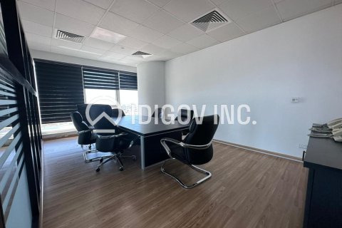 Снять в аренду офис в Churchill Towers, Бизнес-Бэй, Дубай: 87м², № 38321 - фото 6