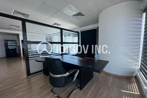 Снять в аренду офис в Churchill Towers, Бизнес-Бэй, Дубай: 87м², № 38321 - фото 5