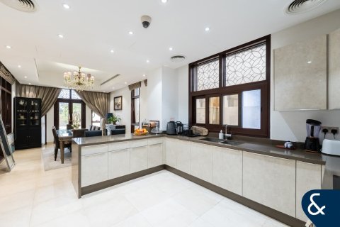 Купить виллу в Jumeirah Park Homes, Jumeirah Park, Дубай: 4 спальни, 733м², № 78975 - фото 13