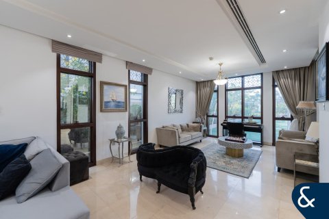 Купить виллу в Jumeirah Park Homes, Jumeirah Park, Дубай: 4 спальни, 733м², № 78975 - фото 7