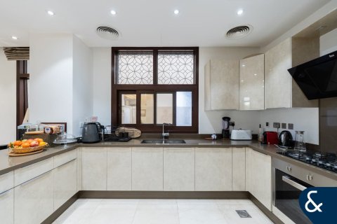 Купить виллу в Jumeirah Park Homes, Jumeirah Park, Дубай: 4 спальни, 733м², № 78975 - фото 12