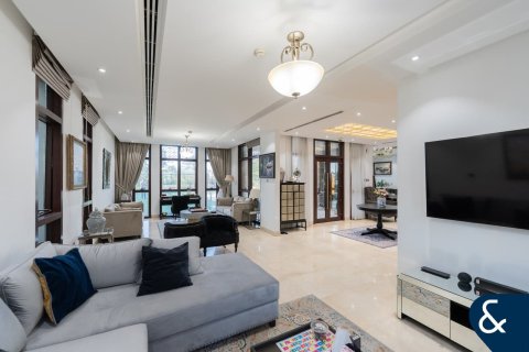 Купить виллу в Jumeirah Park Homes, Jumeirah Park, Дубай: 4 спальни, 733м², № 78975 - фото 24