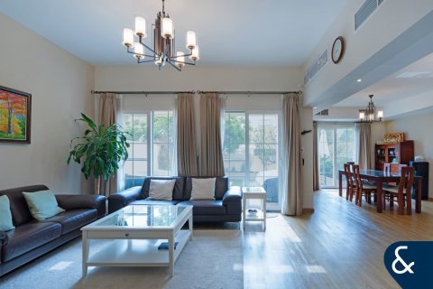 Купить виллу в Springs 15, The Springs, Дубай: 3 спальни, 290м², № 78976 - фото 4