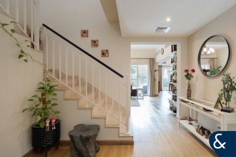 Купить виллу в Springs 15, The Springs, Дубай: 3 спальни, 290м², № 78976 - фото 8