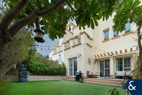 Купить виллу в Springs 15, The Springs, Дубай: 3 спальни, 290м², № 78976 - фото 2