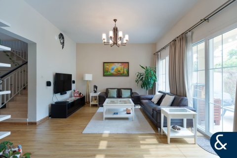 Купить виллу в Springs 15, The Springs, Дубай: 3 спальни, 290м², № 78976 - фото 3