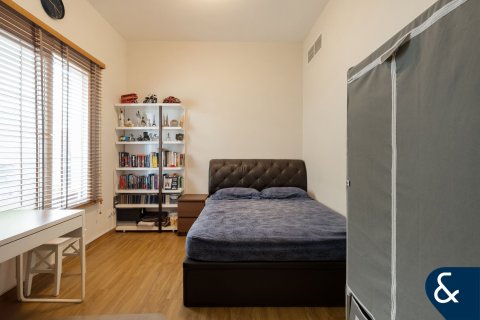 Купить виллу в Springs 15, The Springs, Дубай: 3 спальни, 290м², № 78976 - фото 10