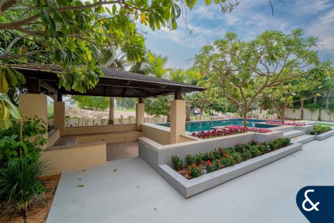 Villa en Victory Heights, Dubai Sports City, Dubai, 5 dormitorios, 557 m², № 78969 - foto 21