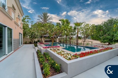 Villa en Victory Heights, Dubai Sports City, Dubai, 5 dormitorios, 557 m², № 78969 - foto 20