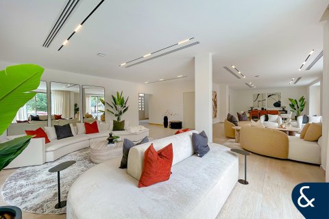 Villa en Victory Heights, Dubai Sports City, Dubai, 5 dormitorios, 557 m², № 78969 - foto 6