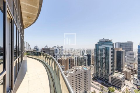 Apartment in Barsha Heights (Tecom), Dubai 2 bedrooms, 122 sq.m. № 19268 - photo 2