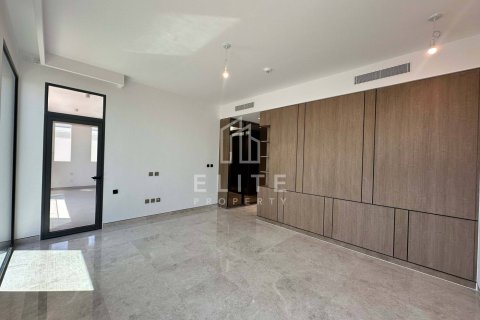 Villa à Dubai, 5 chambres, № 38648 - photo 3