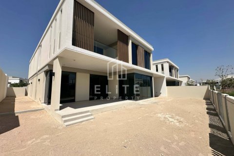 Villa à Dubai, 5 chambres, № 38648 - photo 1