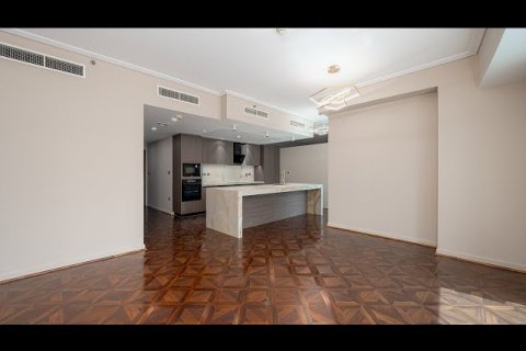 Apartment in Dubai Marina, Dubai 2 bedrooms, 129 sq.m. № 21349 - photo 16