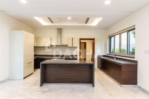 Villa en Dubai, 4 dormitorios, 464.8 m², № 7005 - foto 1