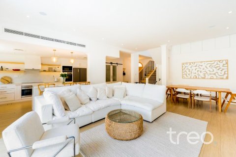 Купить виллу в Арабиан Ранчес, Дубай: 3 спальни, 209.5м², № 138016 - фото 3