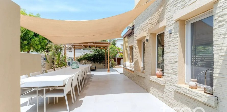 Villa en The Springs, Dubai, 3 dormitorios, 208.66 m², № 138019