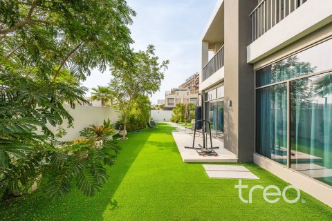 Villa in Dubai South (Dubai World Central), Dubai 5 bedrooms, 390.47 sq.m. № 138015 - photo 4