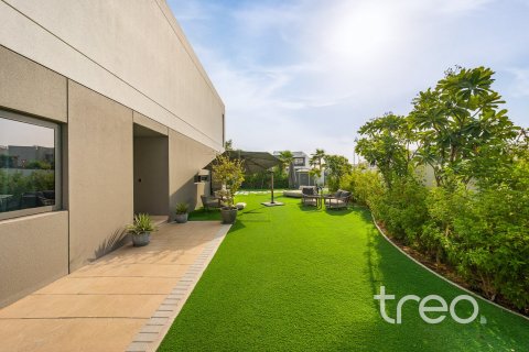 Villa in Dubai South (Dubai World Central), Dubai 5 bedrooms, 390.47 sq.m. № 138015 - photo 19