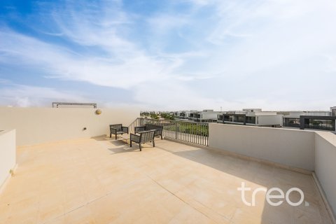 Villa in Dubai South (Dubai World Central), Dubai 5 bedrooms, 390.47 sq.m. № 138015 - photo 16