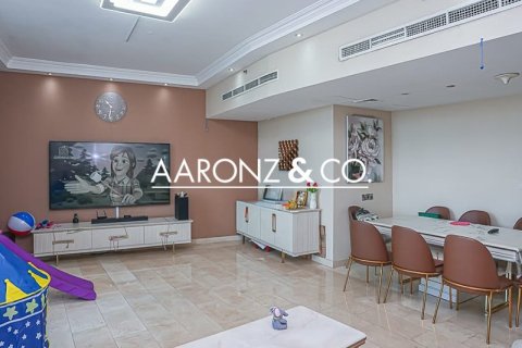 Appartement à Dubai Marina, Dubai, 2 chambres, 183.9 m², № 78380 - photo 2